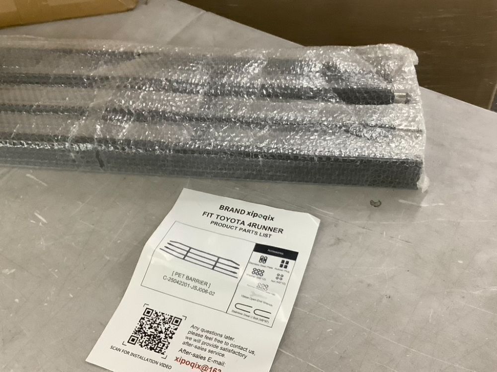 Pet Barrier Divider Gate for Toyota 4Runner - Image 3 - Lot 669