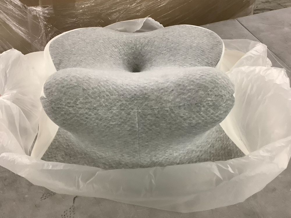 Memory Foam Posture Support Pillow - Image 4 - Lot 670