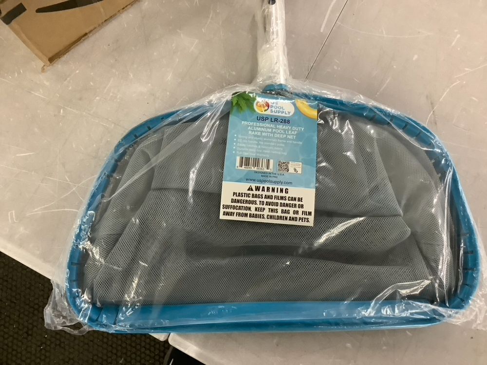 Heavy Duty Swimming Pool Aluminum Leaf Skimmer Rake with Deep Net - Image 3 - Lot 780