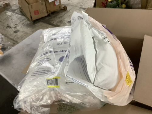 FluffCo Hotel Pillow Down Alternative, 2 Pack - Lot 682