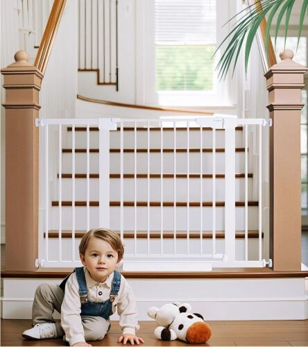 Cumbor 29.7-48" Baby Gate - Lot 553