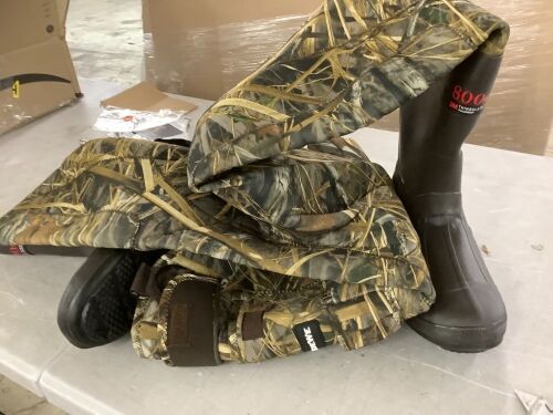 Camo Bootfoot Chest Waders, Large - Lot 358