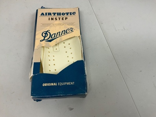 Danner Airthotic Instep for Men, Size Large, E-Comm Return - Lot 231