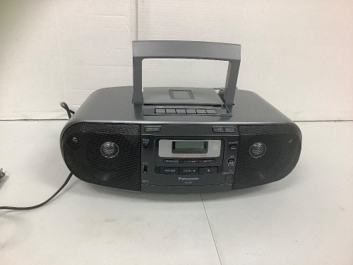 Panasonic CD Player/Radio, Powers Up, E-Commerce Return, Sold as is - Lot 410