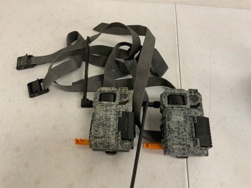 Lot of (2) Assorted Trail Cams, E-Comm Return - Lot 686