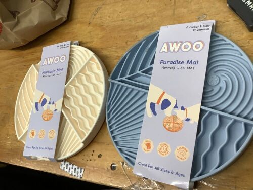 Awoo Paradise Lick Mat set of 2 - Lot 786