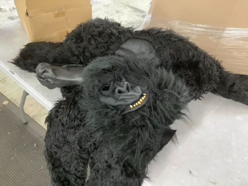 Gorilla Costume with Feet - Lot 557