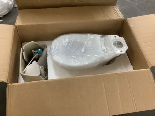 Simple Project 2-Piece Children Toilet 1.28 GPF Single Flush Round Toilet - Broken Tank - Lot 421JF