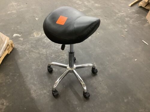 VEVOR Saddle Stool with Wheels - Lot 510JF