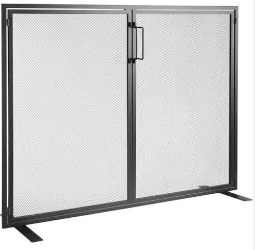 VEVOR 1-Panel Sturdy Iron Mesh Fireplace Screen 38.98 in. L x 30.7 in. H - Lot 516JF