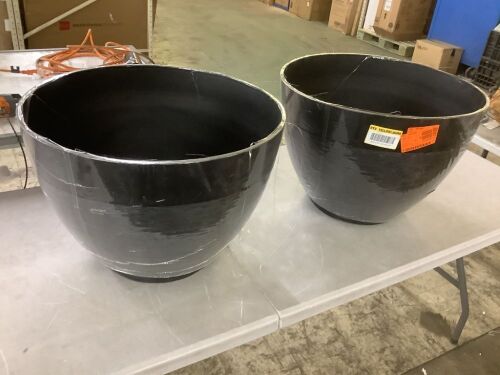 Lot of (2) Decatur Large Black Resin Lightweight Round Planter with Optional Drainage Holes (22 in. L x 22 in. W x 15.75 in. H) - Lot 507JF