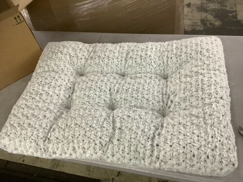Dog Bed, 35" x 23" - Lot 376