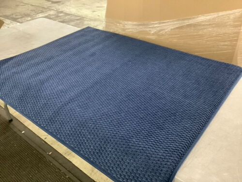3' x 4' Navy Blue Rug - Lot 693