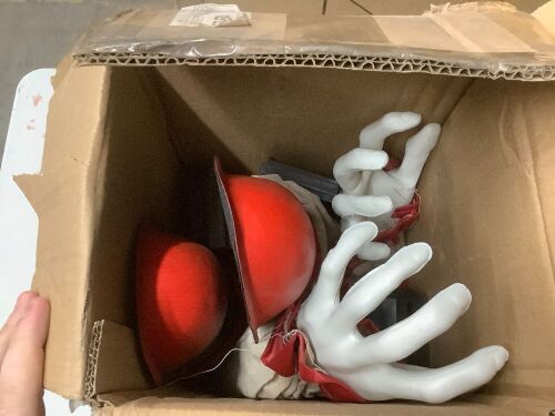 Haunted Hill Farm 5-ft Freestanding Motion Activated Animatronic - Lot 7326