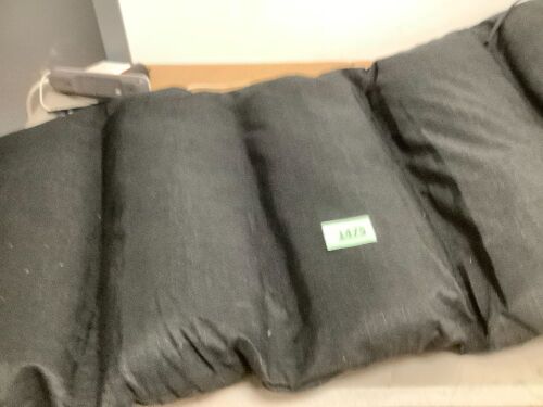 Long Outdoor Cushion -black - Lot 1475