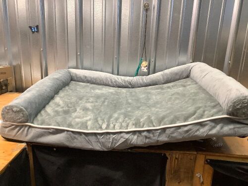 Large Pet Bed, Gray - Lot 1584