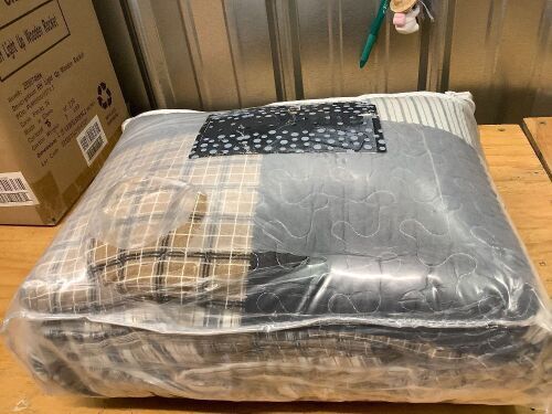 100% Cotton Quilt Set 3-Piece - Lot 1676