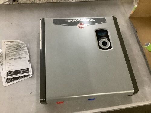 Rheem Performance 4.68 GPM 240V Self-Modulating Electric Tankless Water Heater - Missing Dial, Appears Unused - Lot 231JF