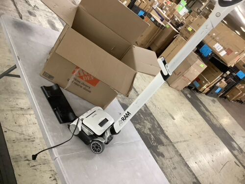 Gtech AirRAM 3 Cordless Vacuum Cleaner with Anti-Hair Wrap Bar - Lot 159