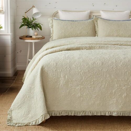 Brandream Beige Quilt Set King Size 3-Piece - Lot 379