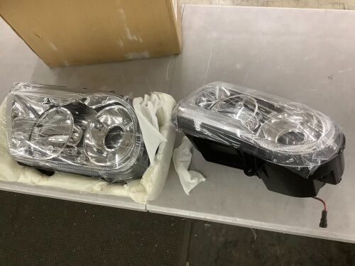 Chysler 300 Headlights - Lot 587
