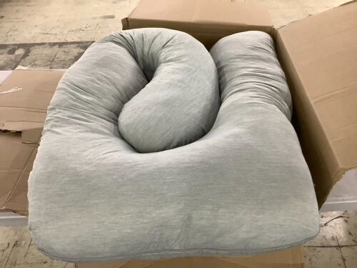 Momcozy Pregnancy Pillow - Lot 684