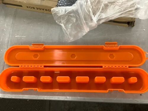 Chainsaw Chain Storage Box - Lot 799