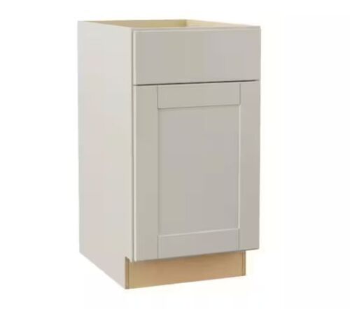 Hampton Bay Shaker 18 in. W x 24 in. D x 34.5 in. H Assembled Base Cabinet in Dove Gray - Lot 147JF