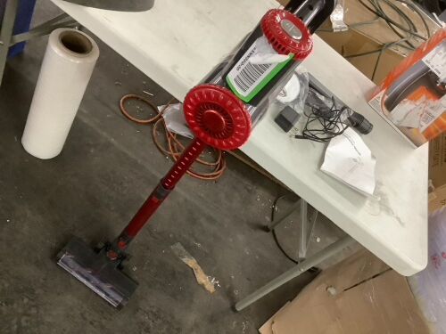 Cordless Stick Vacuum Cleaner - Lot 555