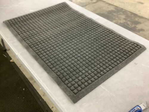 23" x 35" Door Mat - Lot 669