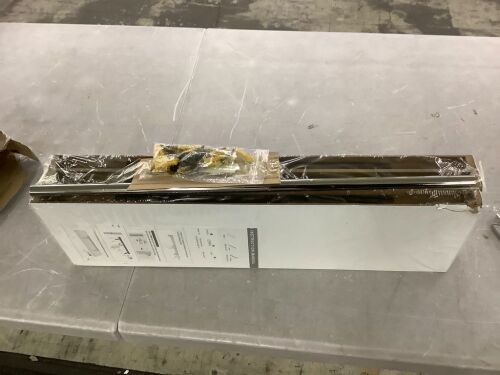 White Floating Shelves 22.5", 3 Pack - Lot 676