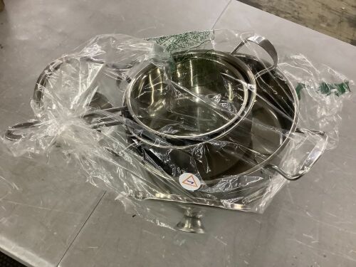 3 Stainless Steel Pots with Glass Lids - Lot 679