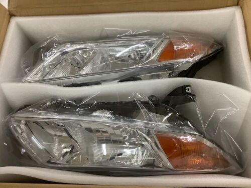 Headlight Assembly Pair for Honda Civic - Lot 373