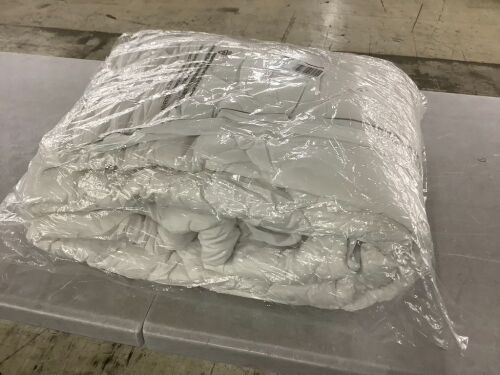 Sunflower Down Alternative Comforter, King Size - Lot 589