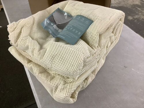 Non Slip Rug Pad - Lot 793