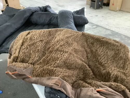 Dog Bed - Lot 289