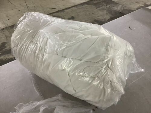 Lovsoul 75% Goose Down Fiber Comforter, Oversized Queen - Lot 488