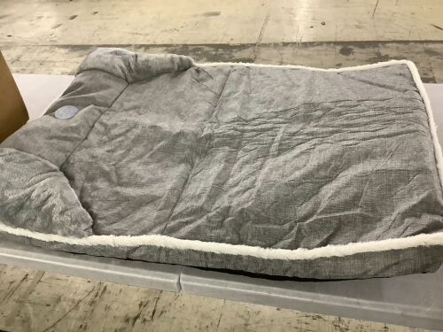 Dog Bed 28" x 39" - Lot 386