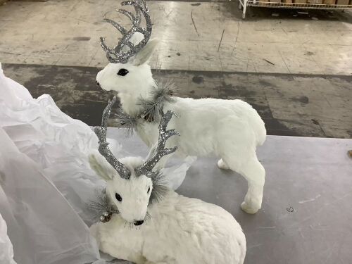 18" Sisal Christmas Reindeer, Set of 2 - Lot 725