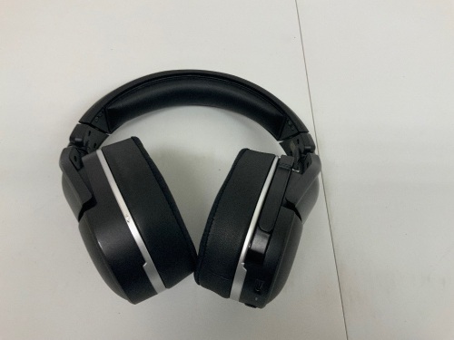 Wireless Headphones, No Charger/Cord, Powers Up, E-Commerce Return, Sold as is - Lot 60Y
