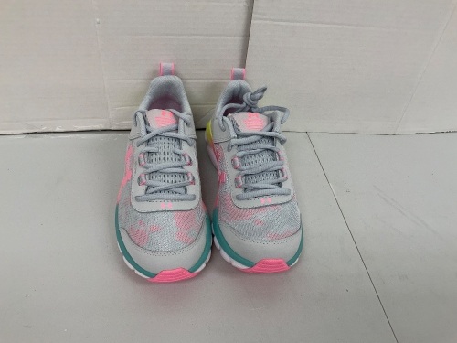 Under Armour Youth Tennis Shoes, 4Y, Appears New - Lot 228