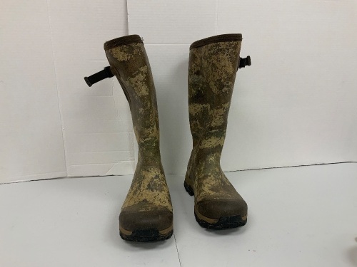 Mens Rubber Boots, 8M, E-Comm Return, Staple In Top of Boot - Lot 266
