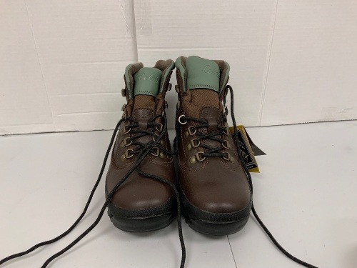 Hiking Boots for Women, 8.5M, E-Comm Return - Lot 272