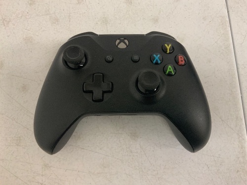 Xbox Controller, E-Commerce Return, Sold as is - Lot 383Y