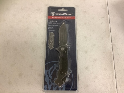 Smith & Wesson Folding Knife, E-Commerce Return, Sold as is - Lot 677