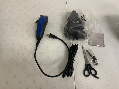 Clippers, Works, E-Commerce Return, Sold as is - Lot 729Y