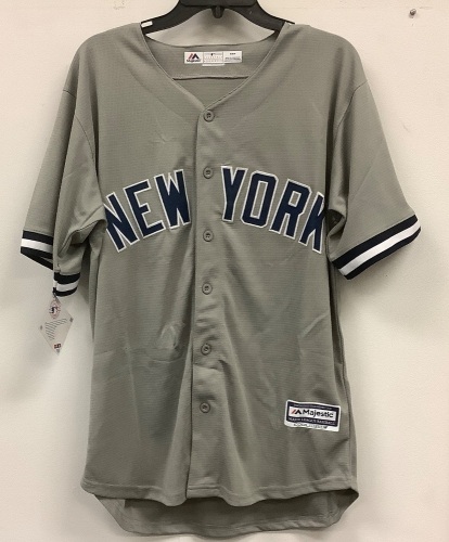 New York 99 Jersey, M, Appears New, Sold as is - Lot 741Y