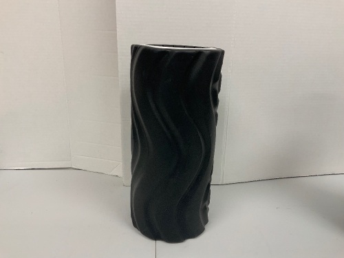 Zyllion Rechargeable Vibrating Foam Roller, No Charger, E-Commerce Return, Sold as is - Lot 787Y