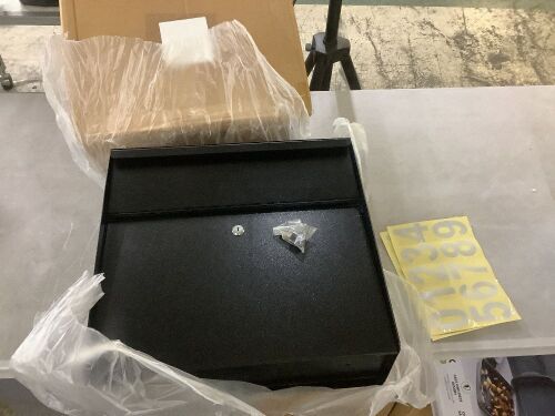 Wall Mount Mailbox 18 x 16.5 x 7 Inches - Lot 719JF