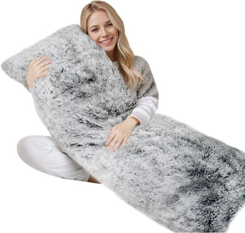 ZonLi Fluffy Body Pillow - Lot 354